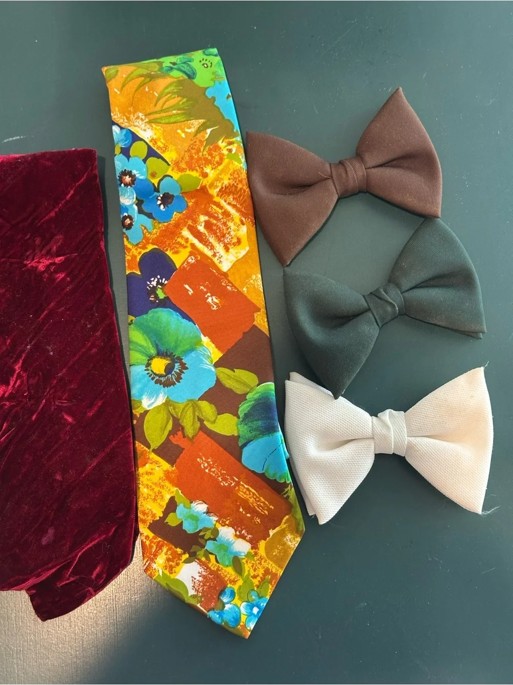 Kids Floral Necktie with Three Bow Clips - Multi/White/Brown/Green